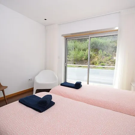 Near The Bay Of Salir Do Porto Holiday home