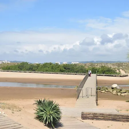 Near The Bay Of Salir Do Porto * Salir de Porto