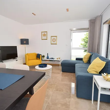Near The Bay Of Salir Do Porto Holiday home Salir de Porto