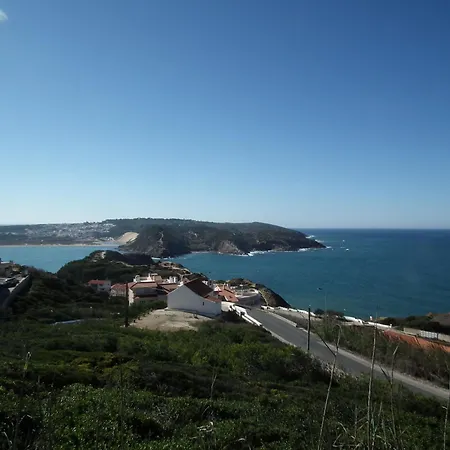 Near The Bay Of Salir Do Porto Holiday home